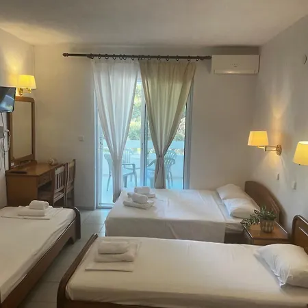 普罗提雅思酒店 2* Órmos Prínou